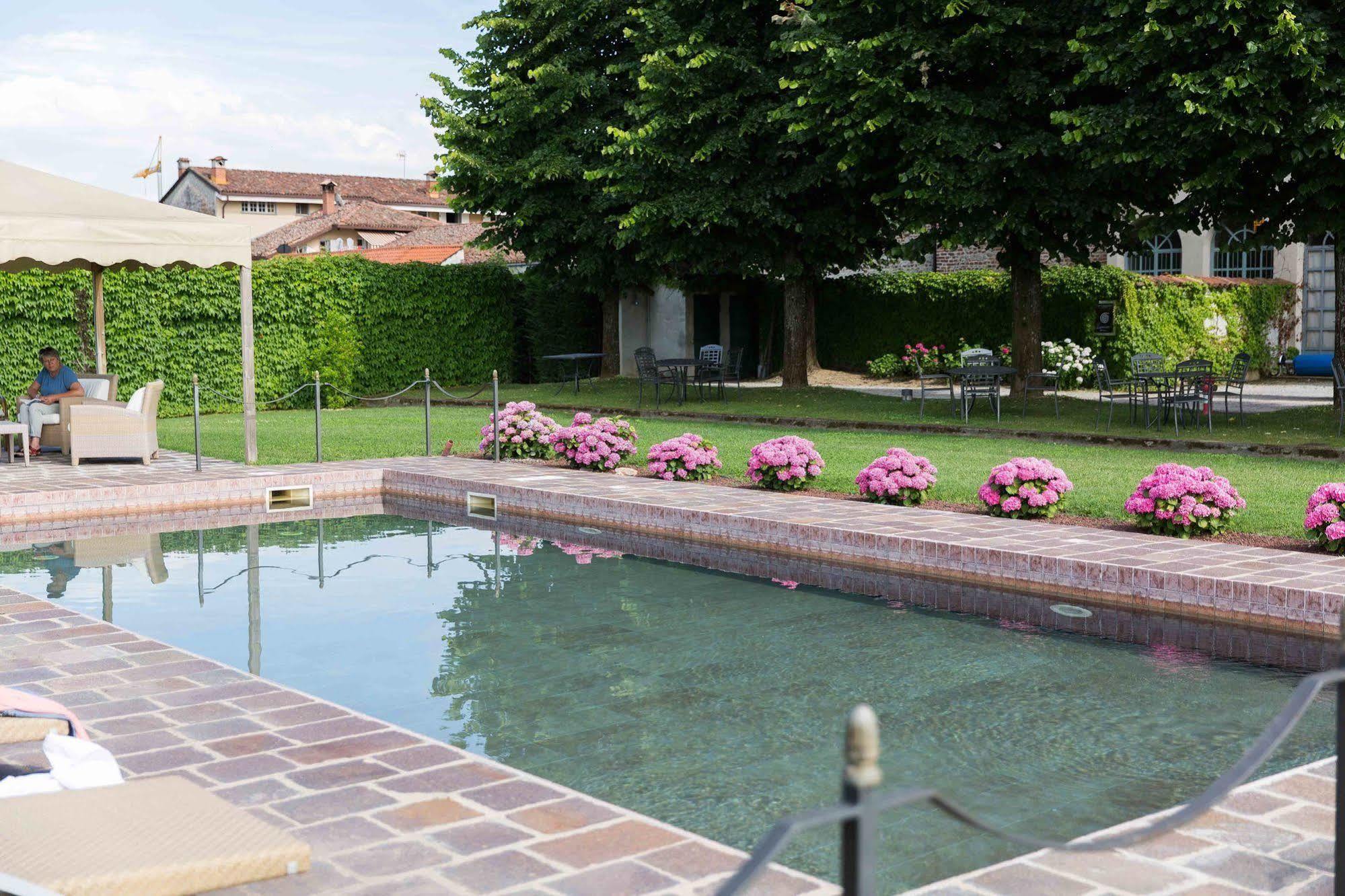 Hotel I Somaschi Cherasco Exterior photo